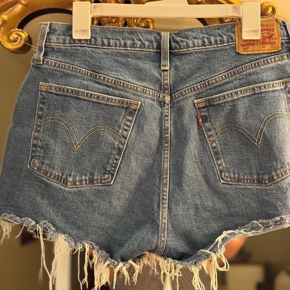 Levi's 501 shorts sz 32 - Picture 2 of 6